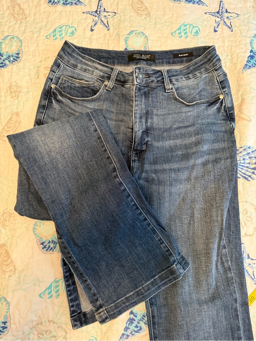 Judy Blue Slim Bootcut medium wash Jeans